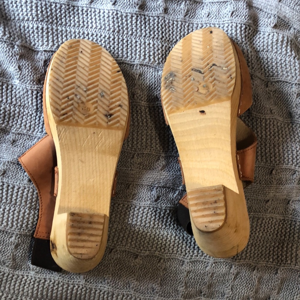 Gorgeous Camel Tan Platform Clog Sandals - image 3